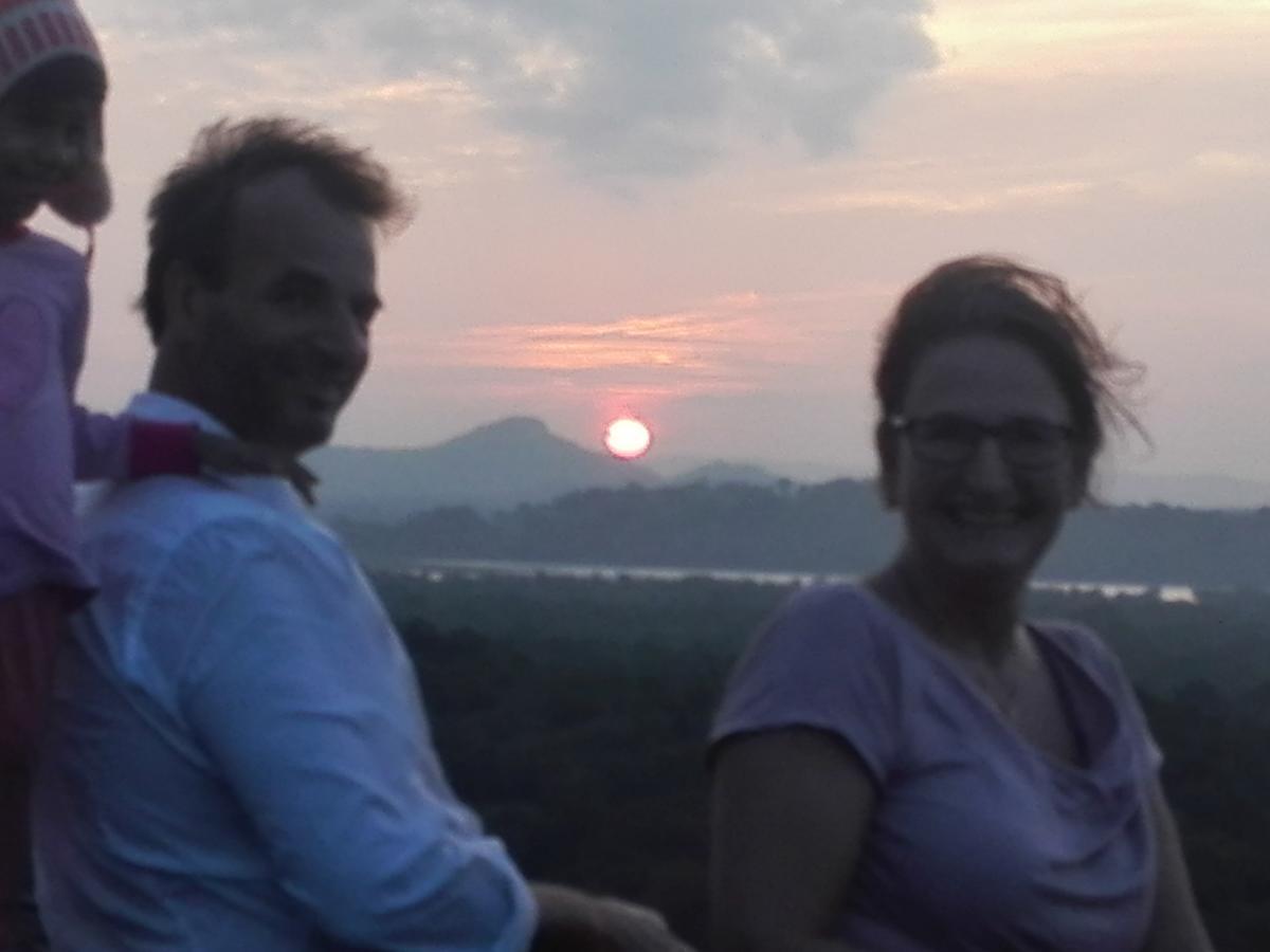 Miracle Home Stay Dambulla Bagian luar foto